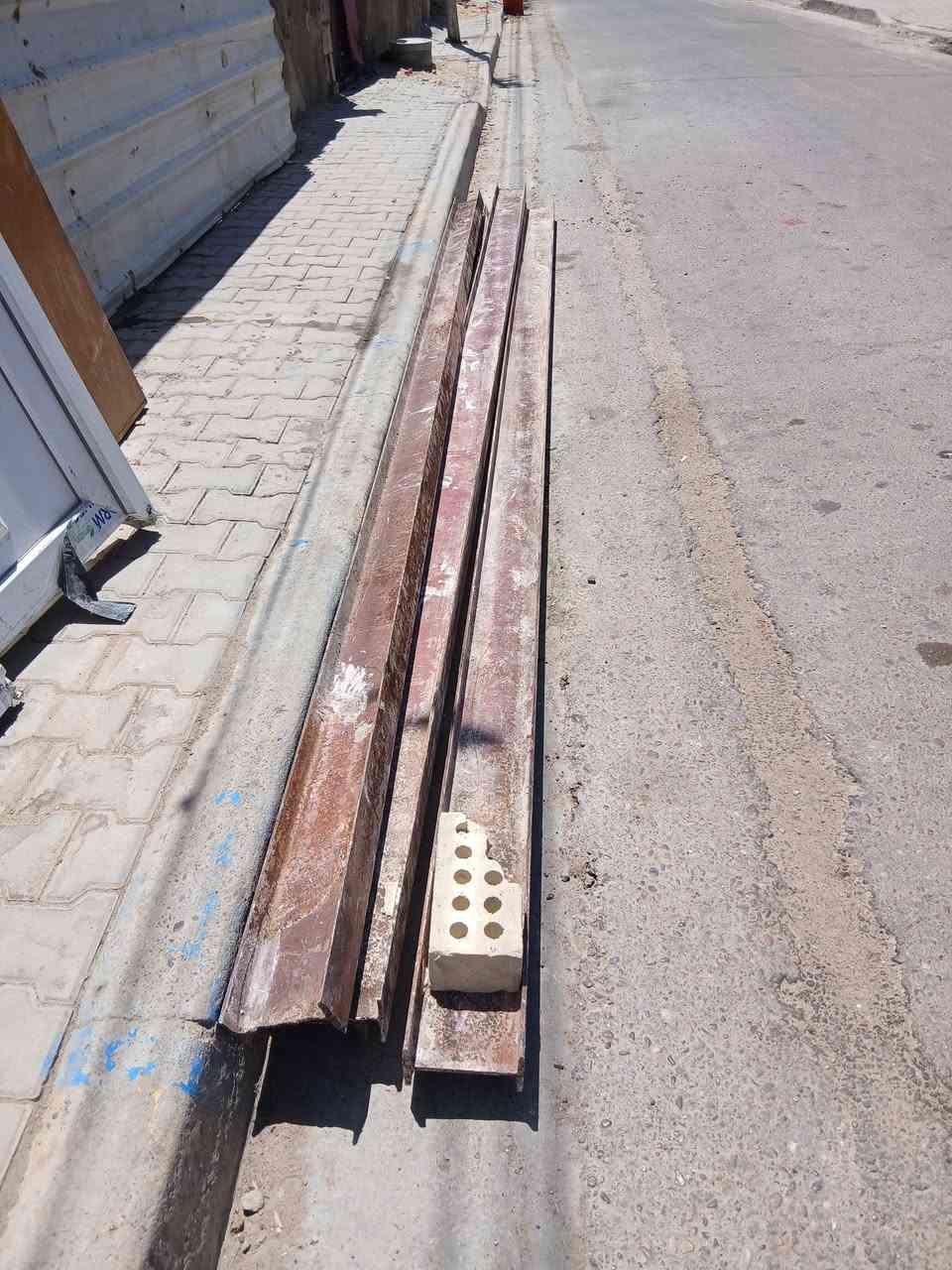 البيع العنوان بغداد حي نصر قرب المعارض ***********
