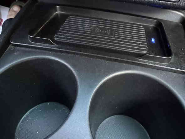 بيكم هايلوكس 2022 
المحرك:- ٦ سلندر

الون:- صدفي 

فئه:- كويتي سيد نهرو TRP

ماشيه السياره :- 75الف قابل للزياده 

السياره بحالة جديده 

المواصفات:-

رقم أربيل الجديد دولي سنويا جديد هزه جديده براد جديد 

مري كهرباء 

شاشه تدعم كار بلي واندرويد اوتو

شاحن وايرلس 

قطعتين تبريد 

بصمة ابواب

كامره خلفيه الباديه

حساسات امامي خلفي 

بنيد جكات

شاشة اعطال ذكيه

لايتات زنون بلادي مال شركه

السياره عليه ادامه جديده 

عليه تخم تايرات جديد 

السياره مكفوله كفاله عامه لا ضربه ولا صبغ بس بارد بالباب الخلف الصدر فقط السياره وبلعافيه على الياخذه السياره بسمي وشرط التحويل 
للاستفسار اتصل 
مكان السياره بغداد 
السعر المطلوب 347$وبيهامجال
الرقم :-‏‪***********
***********
