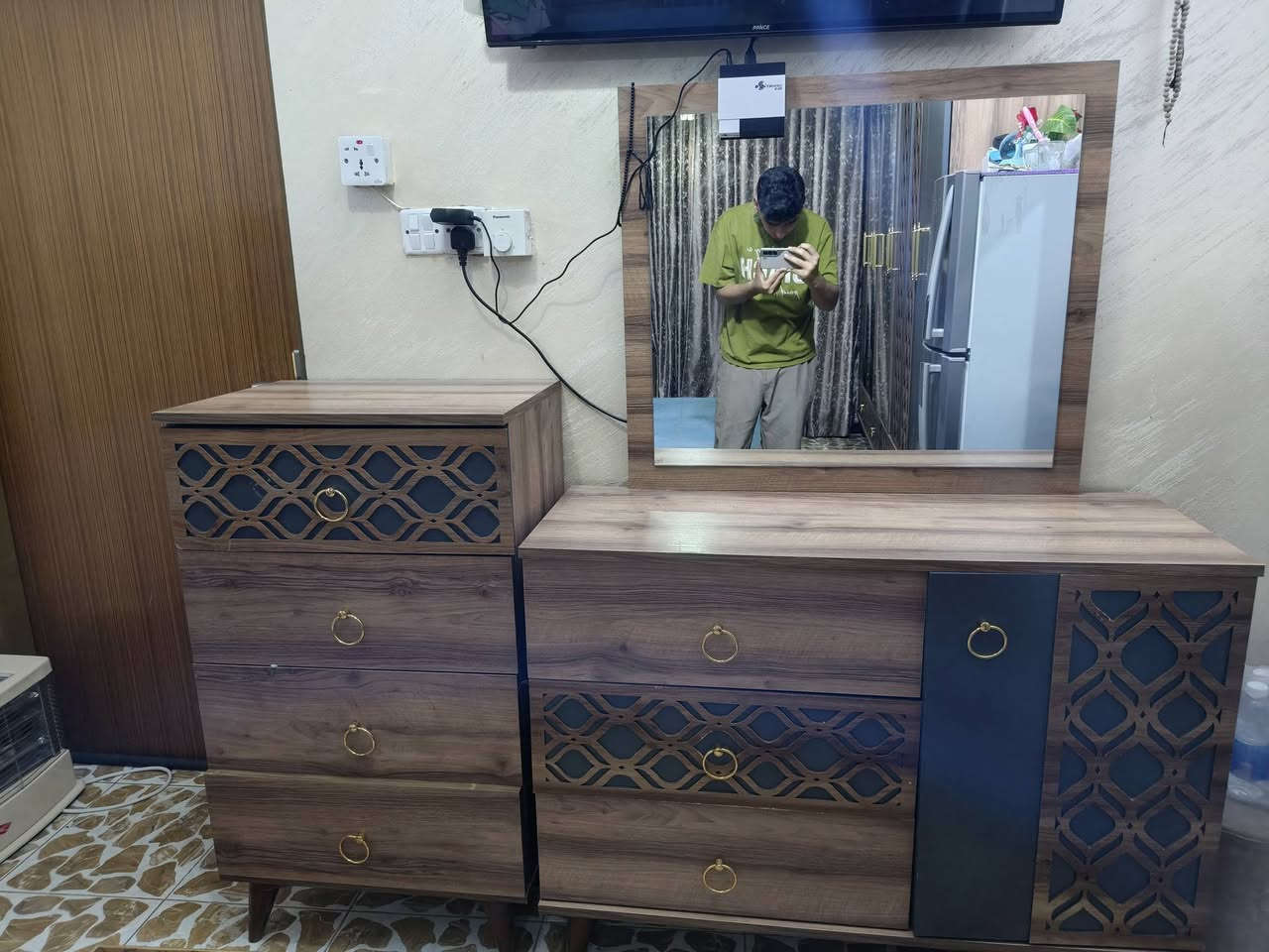 غرفه تركيه 🇹🇷
القطع /8
السعر/800
نظافه/80بالميه 
خشب تركي درجه اولى 
***********
