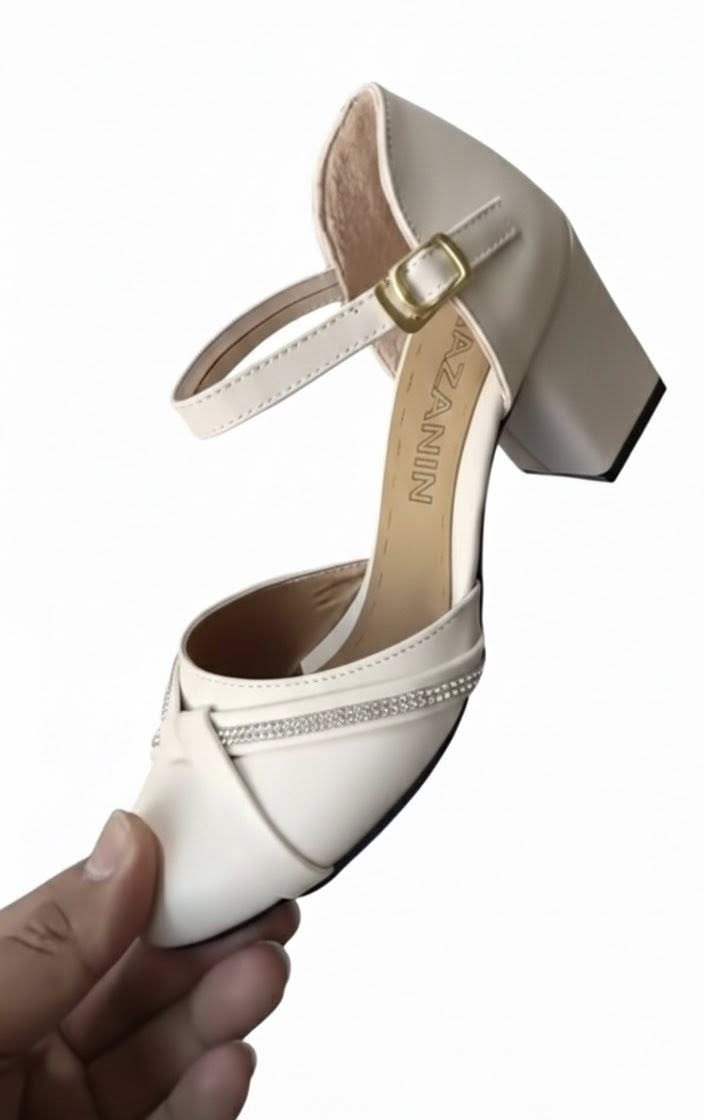 👠 إطلالة الأناقة المتكاملة! 🌟
هل تبحثين عن التميز في مناسبتك القادمة؟ لا تفوتي فرصة الحصول على هذا الطقم الرائع!
✨ الحذاء:
تصميم كلاسيكي مريح بكعب متوسط (Block Heel)، بالوان راقية مع تفاصيل كريستالية دقيقة تضفي لمسة من الفخامة. مثالي للفساتين والسهرات.
👜 الحقيبة:
حقيبة يد عصرية بتصميم "Dior" الشهير، متوفرة بعدة ألوان لتناسب ذوقك (أخضر، بيج، أسود، أبيض). تأتي بحزام مريح وحجم مثالي لجميع أغراضك الأساسية.
💡 لماذا هذا الطقم؟
• تنسيق جاهز: لا حيرة بعد اليوم في تنسيق الحقيبة مع الحذاء!
• جودة عالية: خامات ممتازة وتشطيبات دقيقة.
• مناسب لكل المناسبات: حفلات، عشاء أو خروجات رسمية.
🛍️ اطلبيه الآن!
لا تنتظري حتى نفاد الكمية!
💬 للاستفسار أو الطلب، راسلينا على الخاص
والسعر صدمة بس ب 15 الف للحقيبة والحذاء والتوصيل مجاني 
🚚 يتوفر توصيل لجميع المناطق.
#موضة #أناقة #حقائب #أحذية #نسائي #ستايل #تسوق


**إذا كنت صاحب هذا الإعلان وتريد حذفه لأي سبب، رجاءا أرسل رسالة إلى الدعم الفني**