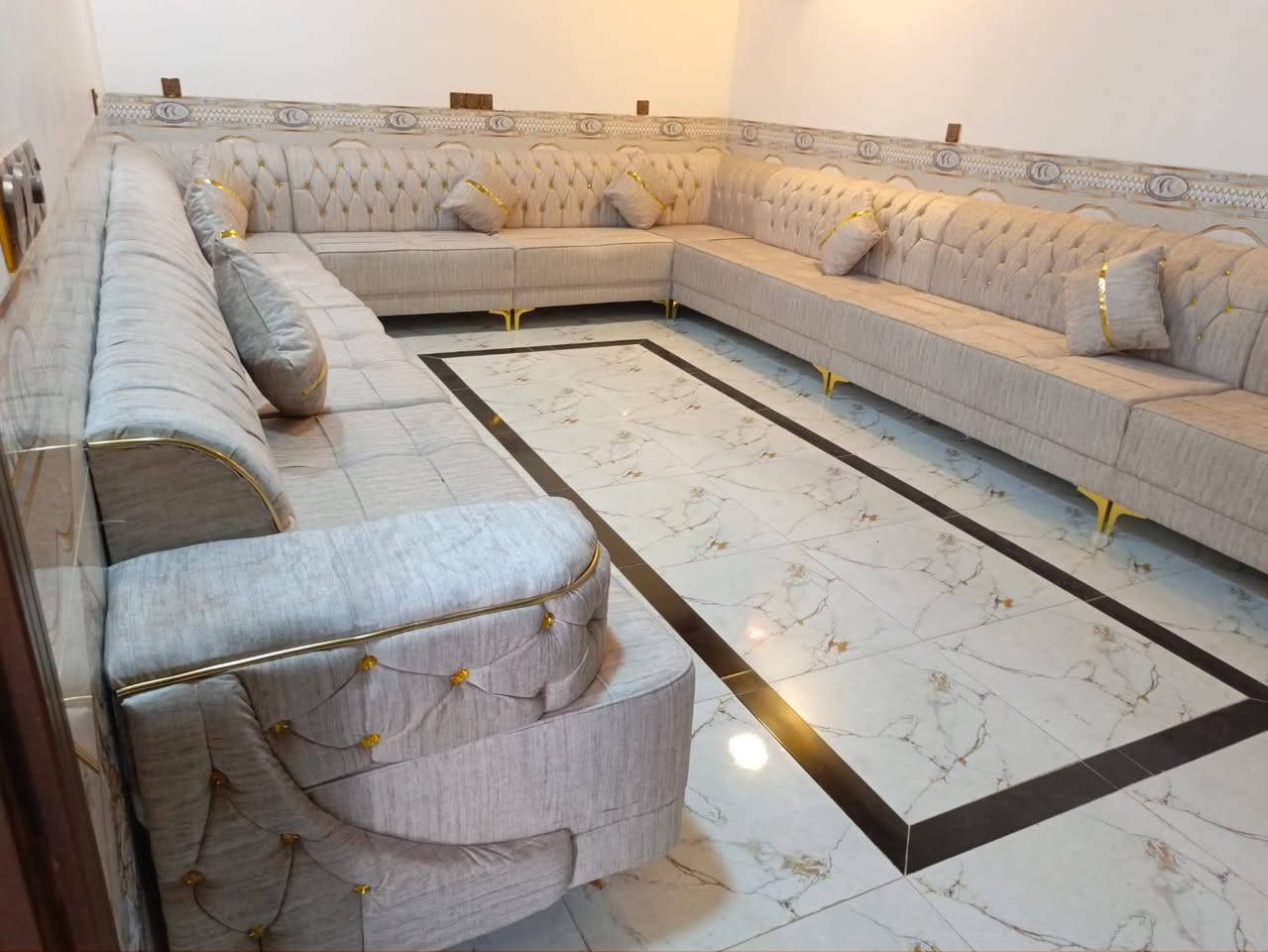 بـالأقـسـاط الـمُـريـحـة.. جـدّد أثـاث بـيـتـك مـع "سـفـيـر" ✨
يعلن معمل ومعرض سفير عن وصول أحدث موديلات (الدايون وتخم القنفات) بتصاميم تجمع بين الفخامة والراحة.
• خياراتنا: متوفر (جاهز) للاستلام الفوري، أو (تفصال) حسب ذوقك وقياسات منزلك 📏. 
. متوفر جميع للاوان ومديلات الي تناسب ذوقك 😉♥️
• نظام الدفع: أقساط ميسرة تناسب الجميع 🛑.
• الضمان: نوفر لكم ضماناً حقيقياً وضمان صيانة لنحسم  ثقتكم 🤝.
📍 العنوان: الزهور - خلف أفران الكرخ - بالقرب من جامع الشهيد صباح.
📞 للحجز والاستفسار: *********** (متوفر واتساب)
زورتنا تسعدنا.. ستجدون ما يرضيكم بالتأكيد! ✅
