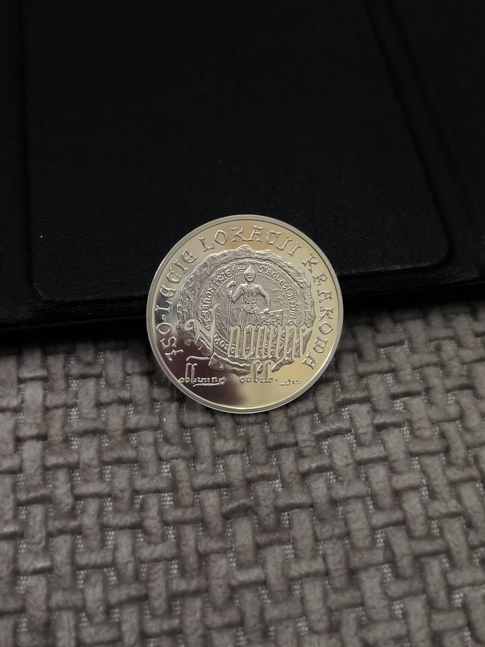 للبيع الوزن ١٤.١٤ غ
فضة ٩٢٥ 
السعر ٤٧٥٠ للغرام


**إذا كنت صاحب هذا الإعلان وتريد حذفه لأي سبب، رجاءا أرسل رسالة إلى الدعم الفني**