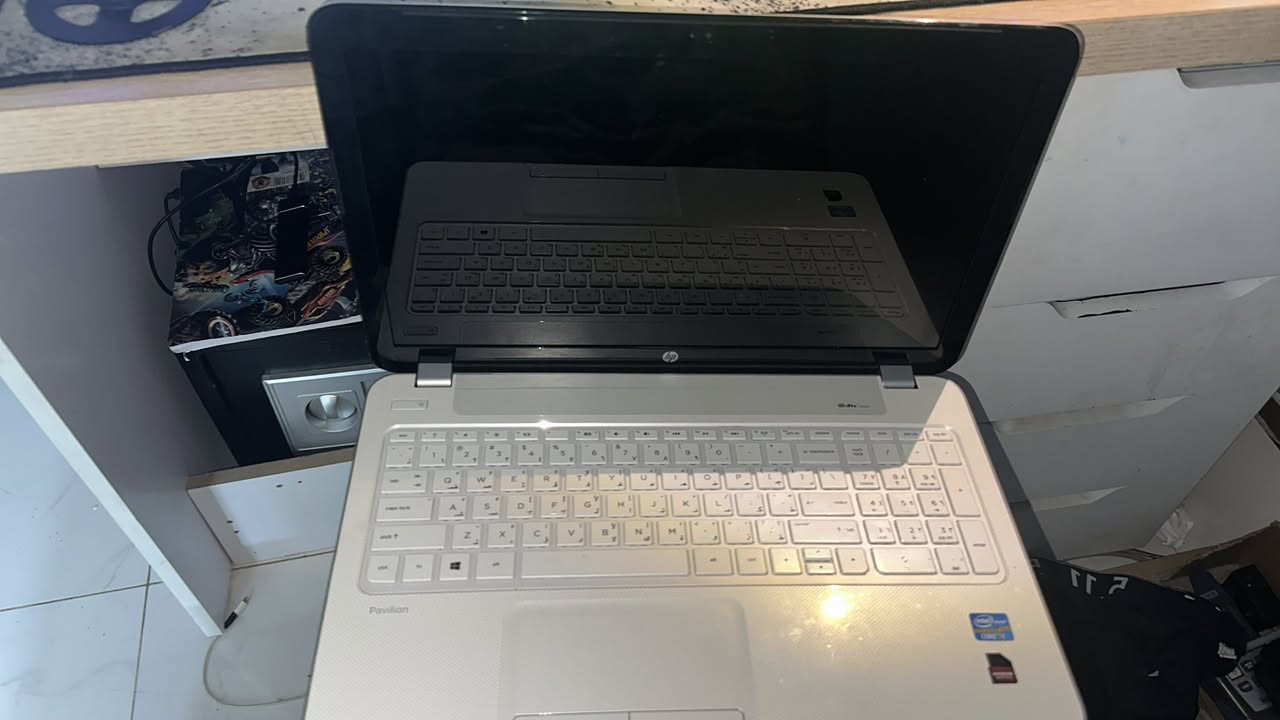 لابتوب للبيع كلشي شغال نا عدها بطاريه لازم تبديل 
معالج i7 جيل رابع 
رام 8 
هارد 320 hdd
كامل مكمل 
سعر 145 الف معا توصيل 
@الجميع


**إذا كنت صاحب هذا الإعلان وتريد حذفه لأي سبب، رجاءا أرسل رسالة إلى الدعم الفني**