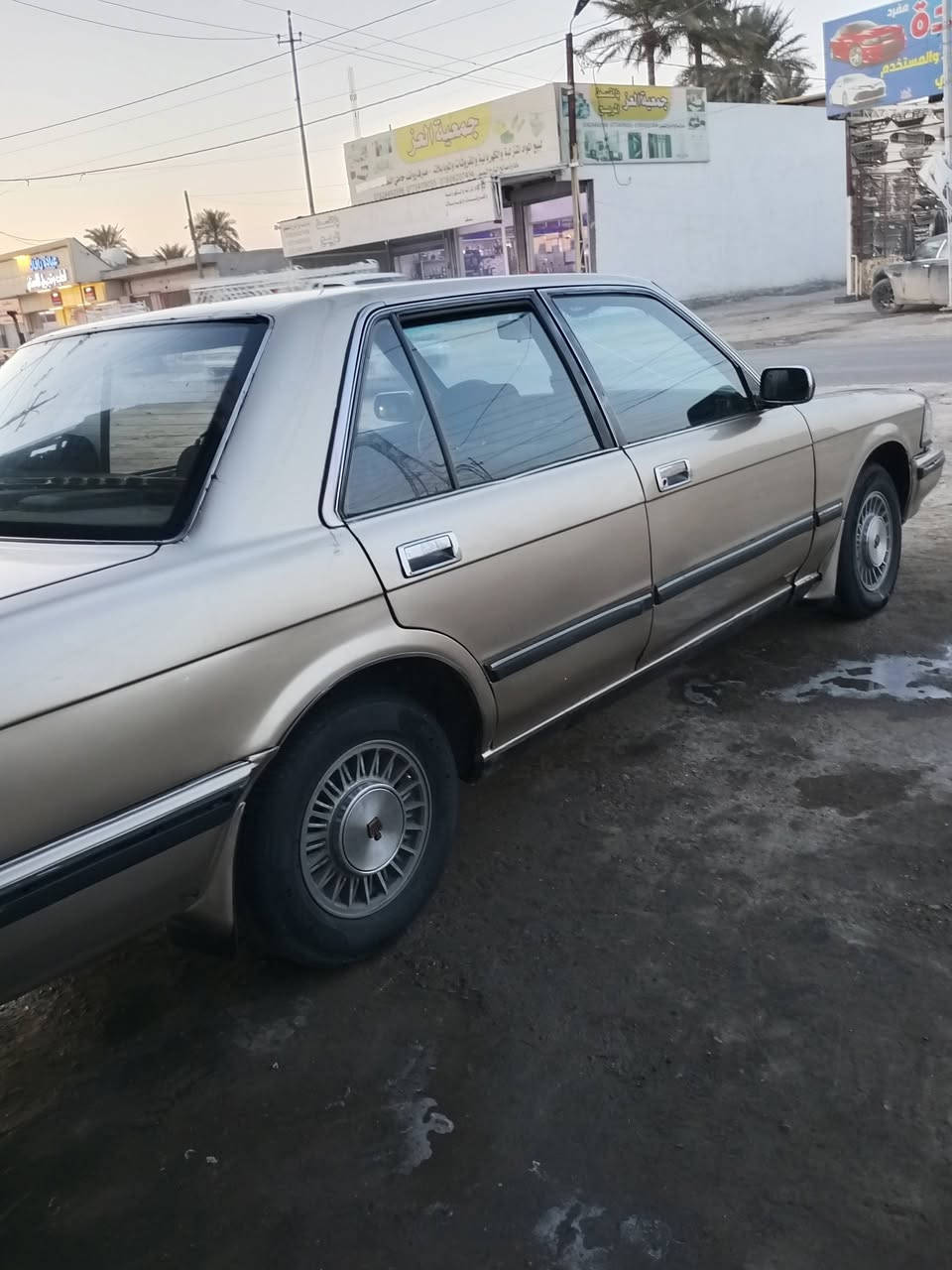 سلام عليكم سوبر سيدان موديل89مكينه بطه 3000 وكيروكسل خيرمن الله تبريد شغل مصبوغه  جماليه سعر50 بيه مجال رقم التلفون ***********
