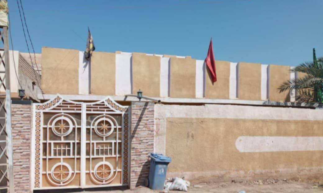 بيت للبيع 300.م للبيع الموقع بحي الشهداء
***********
