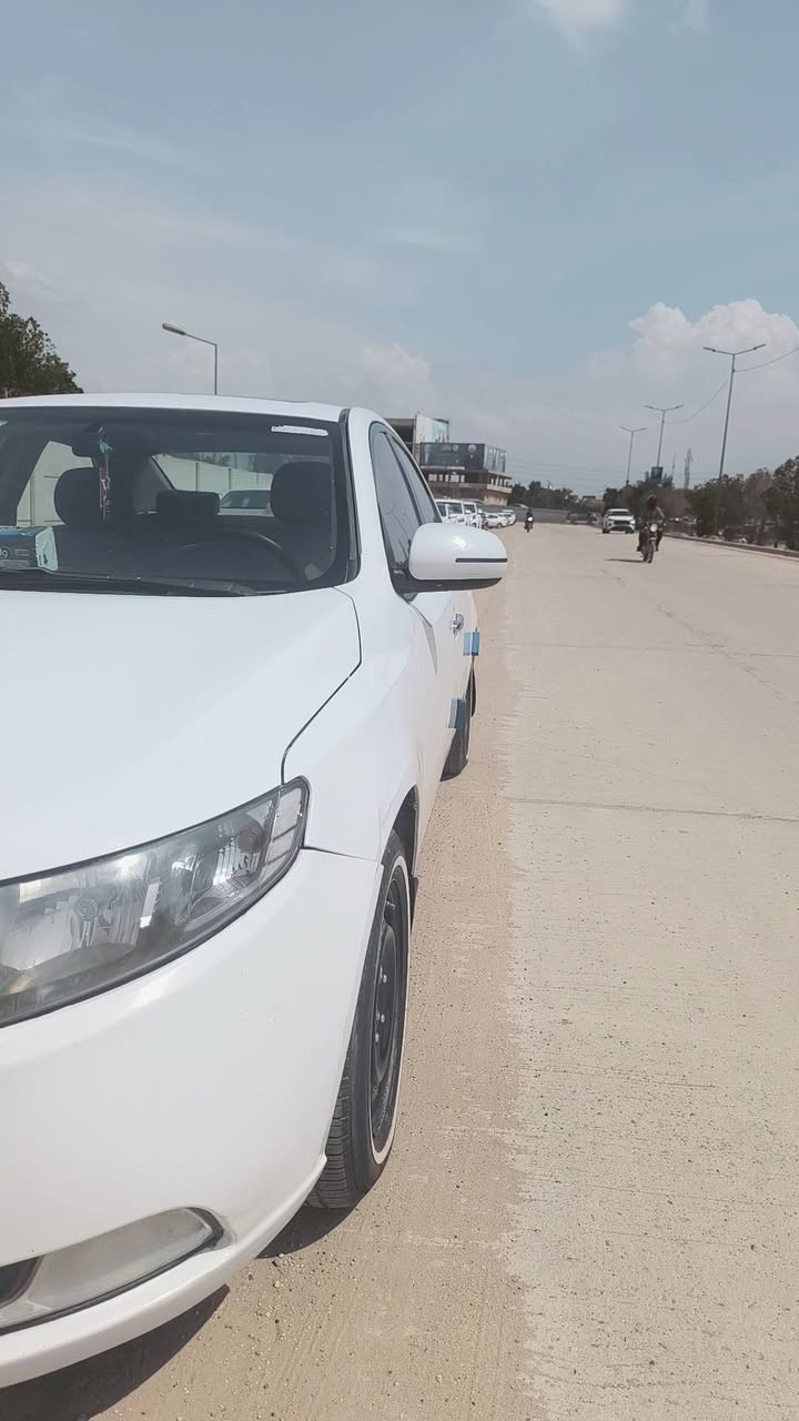 السلام عليكم 
للبيع كيا سيراتوو مكفوله موديل 2013 رقم اربيل تريد تحويل تريد وكاله السونار مرفق مع الصور فول مواصفات عده البصمه فتحه تحكم ستيرن شفتات اشاره بالمري حساس خلفي مكينه كير مكفولات السعر 105 وبيها مجال ***********......*********** مكاني بابل مركز المدينة
