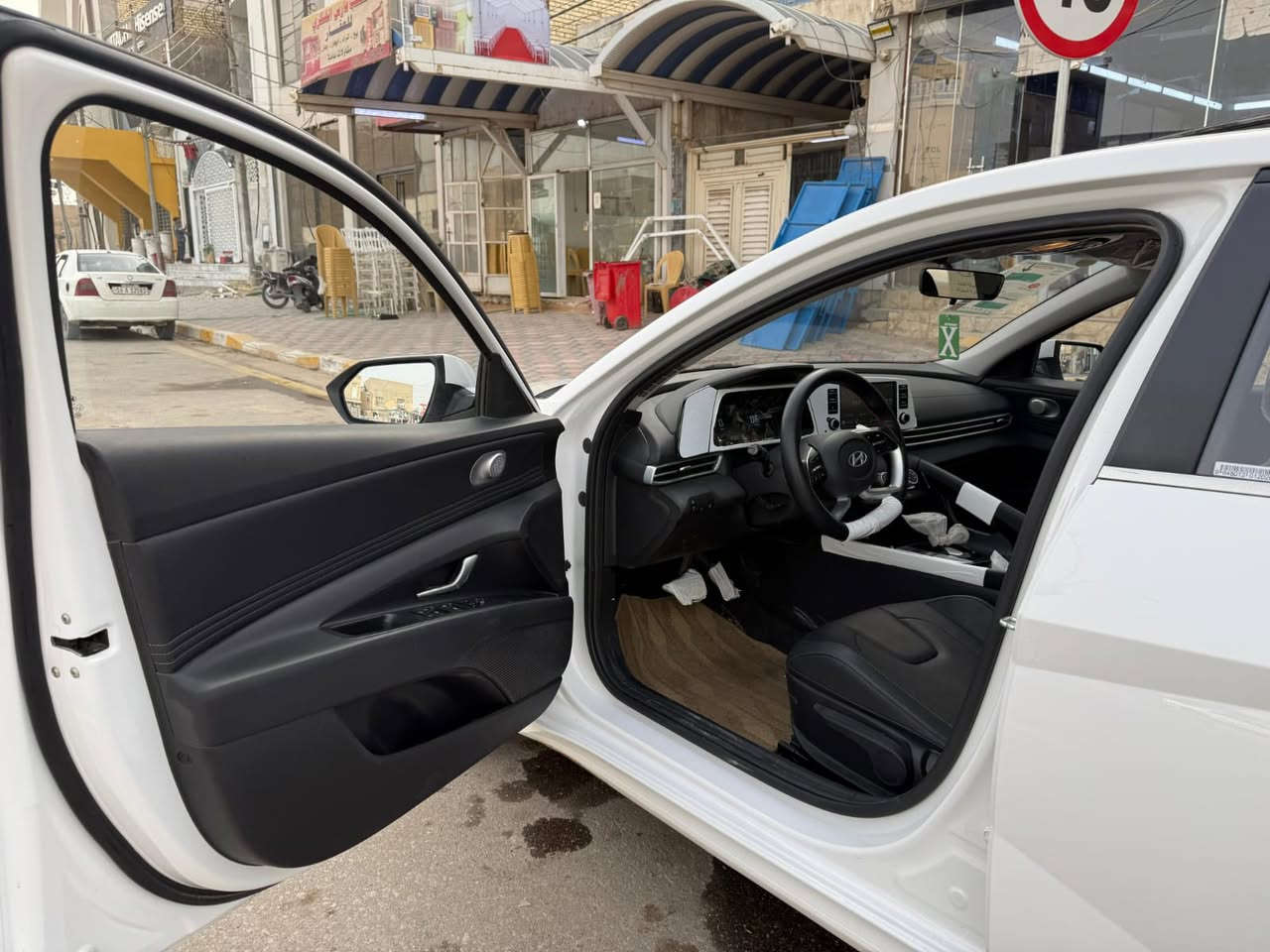 موديل ٢٥
ماشيه ٢٥ سعر ١٤٠ بيه مجال حك الجيه مكان السياره نجف 
***********
