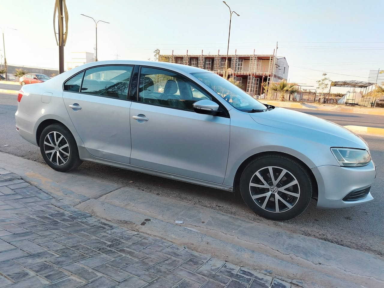 السلام عليكم ورحمة الله وبركاتة
للبيع او مراوس حسب القناعه جيتا 14 خليجي محرك 2000 تنفس طبيعي بدون تيربو وهاي السوالف سياره مكفوله قطره صبغ مابيه بيه هاي الطخه الي  بل باب الخلفي فقط وشرط الفحص الك
ماشيه 188 سياره عليه ادامه كامله يعني تاخذ ربع متصرف عليه وترايك للبصره 
سياره اشاير بل مري نظام سبورت 
السعر  128 وبيه مجال
رقم اربيل بسمي تحويل مباشر 
مكان سياره الأنبار الفلوجه الاستفسار عن الرقم *********** بي واتساب
