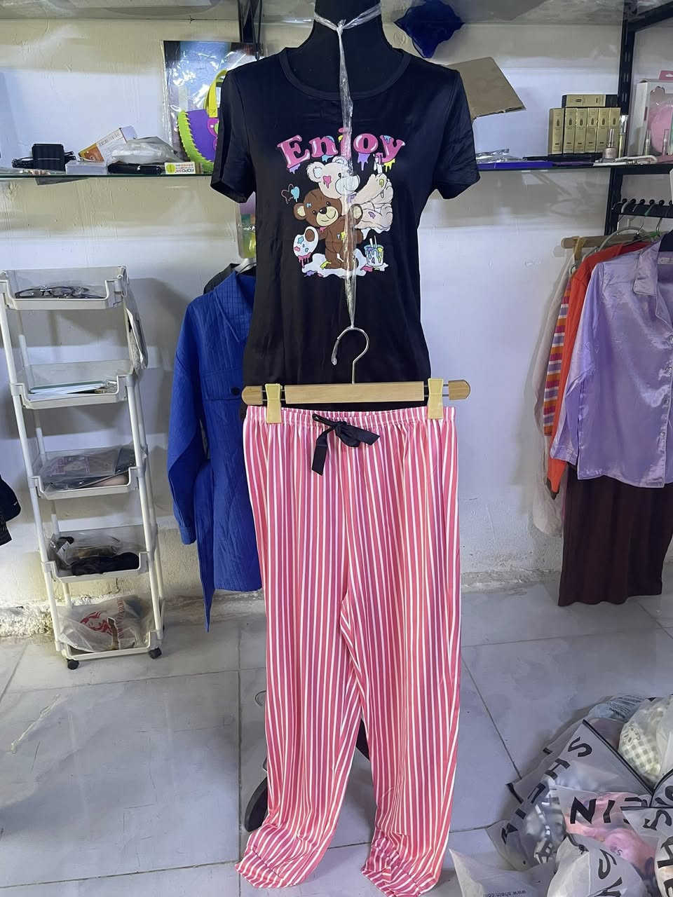 تراكات شي ان اصلي بيها كل القياسيات صيفي درجه اولى @إشارة


**إذا كنت صاحب هذا الإعلان وتريد حذفه لأي سبب، رجاءا أرسل رسالة إلى الدعم الفني**