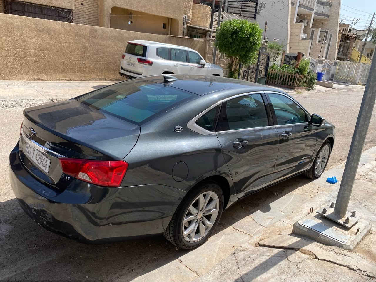 سلام عليكم شوفر ليت امبالا ٢٠١٩ محرك ٣٦٠٠ 
داخل جلد بصمة تدفئة بالكشنات والستيرن 
تحكمات ستيرن 
بيها صبغ جاملغ والدعامية ونص الباب مال السايق اثر الحادث الي مرفق بالصور مال امريكا السيارة نضيفة ومرتبة وخير من الله تخم تاير جديد تبريدها ثلج 
مكانها بغداد حي الجهاد ***********
السعر ١٢٥ وبيها مجال ماشية ١٠٥  km واسف عالاطالة بغداد, العراق
