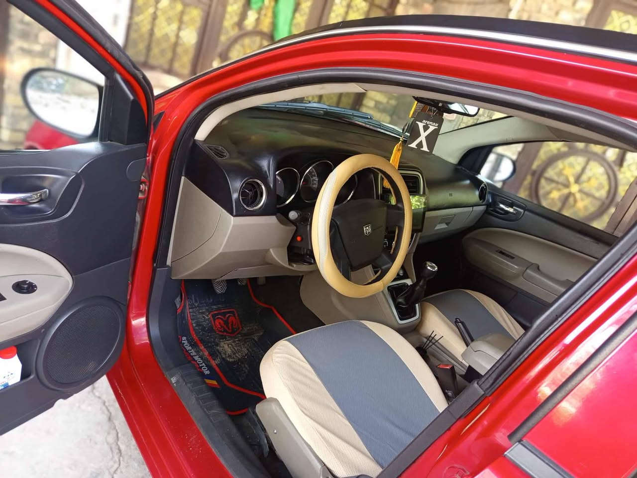 السلام عليكم دوج كاليبر 2011 بيع او مراوس بطه نظيفه  رقم بغداد باسمي انكليزي عنوان بابل قضاء الكفل *********** السعر 65 وبيها مجال
