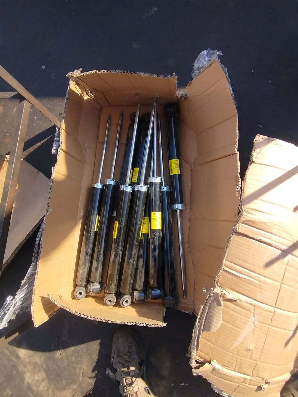 السلام عليكم تم وصول دبلات اصلي شركة 
شوفرليت سونك خلفي  امامي العنوان بغداد الطالبيه مقابيل مطعم حبايبنه مباشر #ورشة_حيدر_مهدي
*********** حيدر 

*********** سيد منتصر الداوودي
