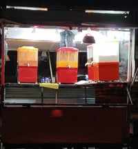 كشك عصائر متنقل • سقف سندويج ٢×٢ • شلالات عصائر ٤