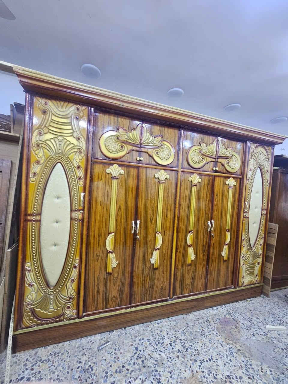 غرفه عراقية ست محلق نظيف ومابي اي ضرر سعره ،525 وبي مجال مكاني بغداد شعب شارع صحه ديوان واكو توصيل داخل بغداد لاتصال واتساب فقط واكو توصيل داخل ***********
