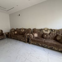 طخم قنفات 10مقاعد بحالة ممتازة من حيث النظافة ومتانة الاسفنج، للبيع بس...