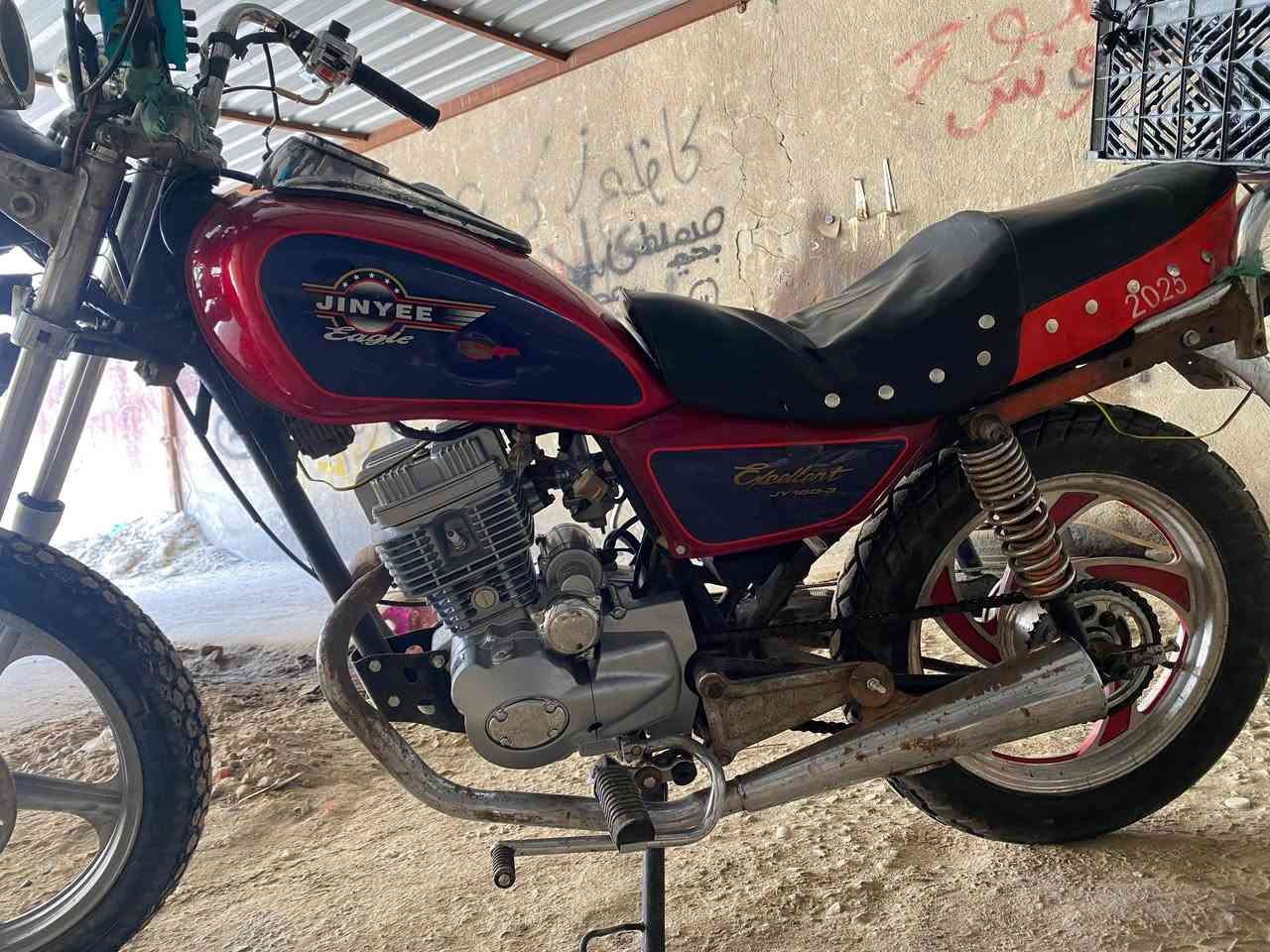 تايموته  2010 مكينه جديده مصارلها سبوع  حط بانزين وطلع وين ماتريد ب450   عوزها باتري وشويه ترتيب بيها سنويه صاقطه فحص مؤقت انطيك رقم الحائز تريد داور وتجدد سنويه تريد تخليها كلك بالي يعجبك   مكان الغراف  مامتواجد ع الفيس ***********

