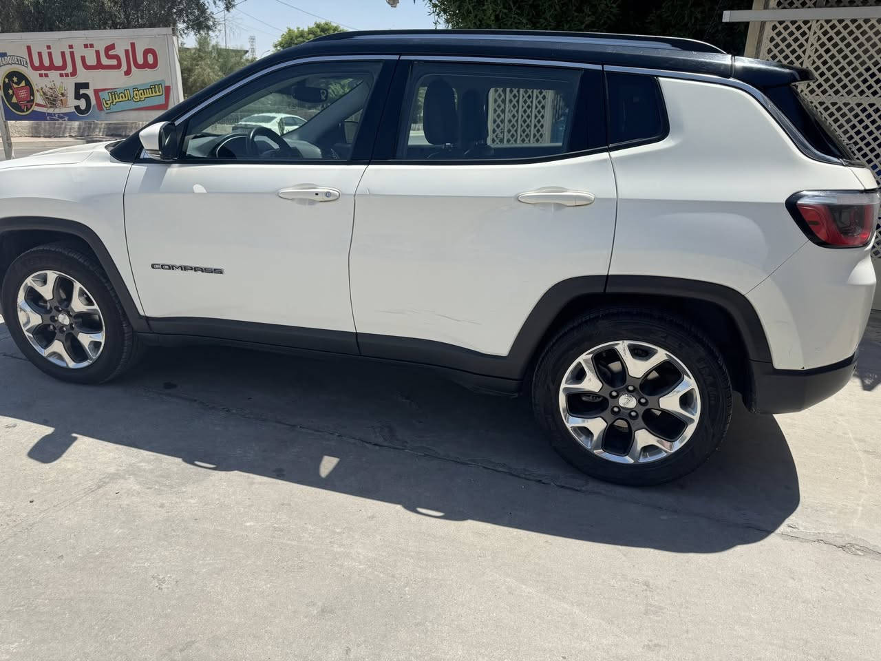 السلام عليكم
جيب كومباس 2019
ماشية 94000mi
رقم بغداد 

الحادث باب السائق (مبدل) كما موضح بالصور
باقي مواصفات الكومباس معروفة

مكان السيارة بغداد  

***********

السعر 140$
