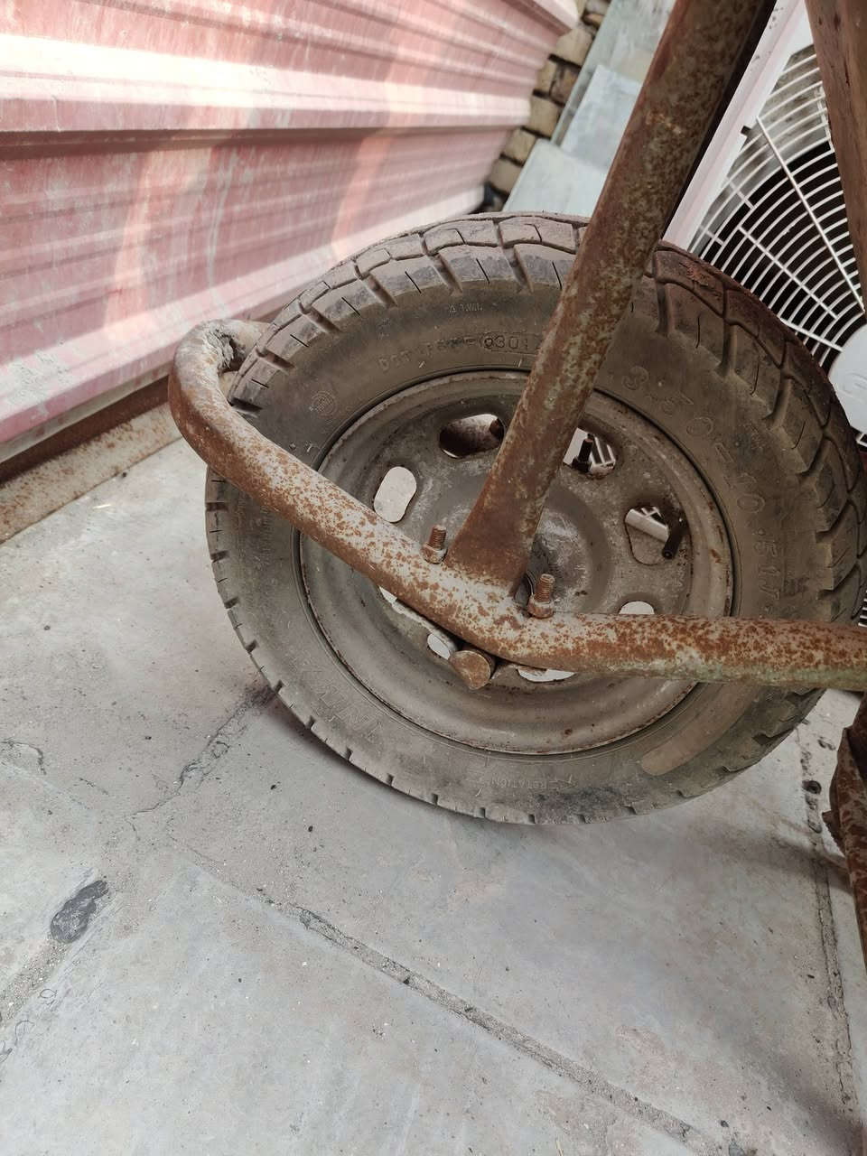 كاونتر ملحق فقط+ عربانه اصليه وتفيد بصطيه بيها رواصط هم تريدها عمل سعر الملحق 35 + سعر العربانه 35
ناصرية مركز/حي الفداء ***********
