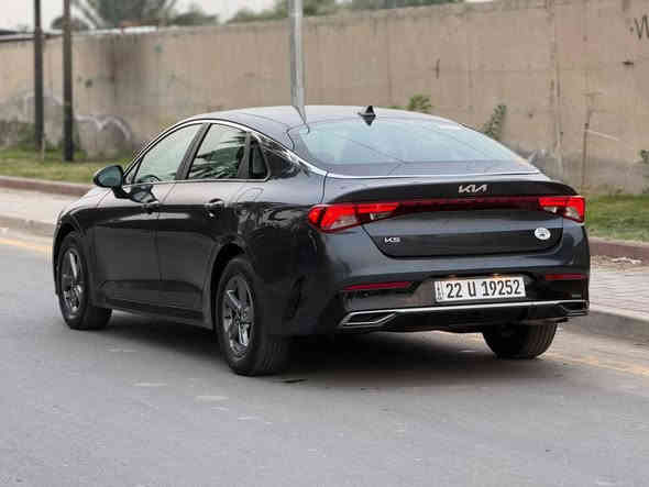 كيا k5 وارد امريكي موديل 2023
***********

حادث جاملغ امامي ايمن مع حافه الباب 
بدون ايرباك 
شواصي لغود تكم مكفولة شرط الفحص 

سعر 170ورقة 

للبيع  K5

بصمة تشغيل وابواب 

حجم محرك 1600 تيربو✈️✈️

لايت انارة led عالي ناصي

رادار جانبي نقطة عمياء 

تحديد مسار توقف ذاتي 

شاشة وكامرة دوارة 

سيارة جاهزة بدون نواقص
تخم تاير جديد 

رقم اربيل الجديد ودخول جديد 

***********

مكان السيارة بغداد الكرخ حي الأطباء
