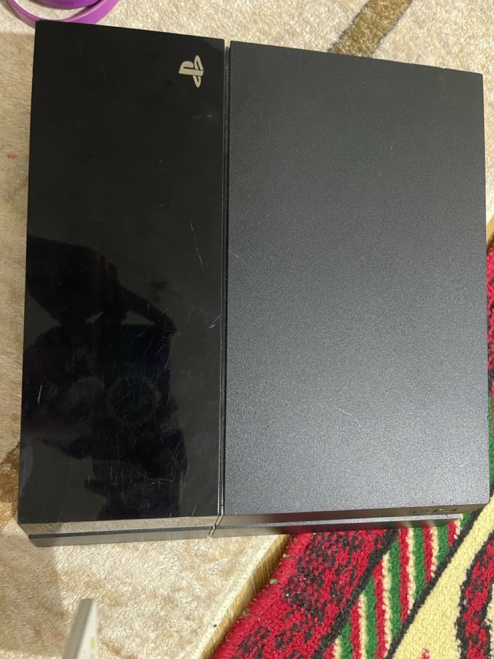 السلام عليكم بلي 4 فات مستعمل بس جهاز جديد نضيف نضافه(99) بلميه اصلي نسخه سعوديه اصلي وما مفتوح ولا مصلح ولا شايف تصليح ملحقات كامله واير (HDM )اصلي من سوني جوستك اصليه وليس تجاريه مكفول من تصليح ولفتح واي خلل تاخذه بلاش ويا قرص درايفر كامل ملحقات تجي تشوفه تشغله وشسوي بيه سوي حسب قناعتك مكاني البصره الزبير. السعر.  [250 ] الف وبيه مجال لمو شراي لا يراسل ولا يتصل رقم تلفون *********** بيه وتساب وخط.  تحياتي الكم. 