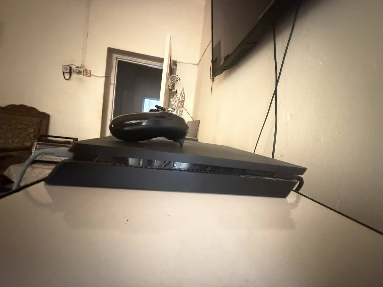 بلي فور للبيع ويا خمس اقراص العاب
للاستفسار الاتصال ع رقم ***********
