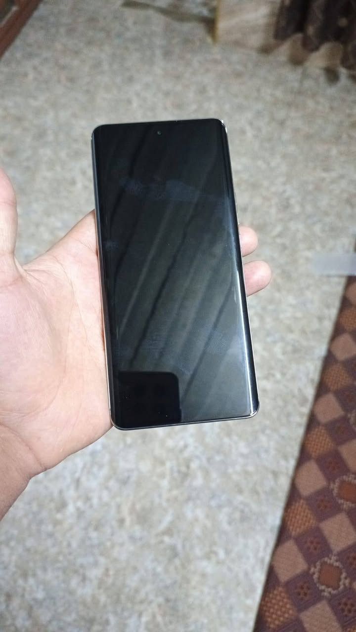 السلام عليكم 
موبايل للبيع نوع الجهاز هونر X9bذاكره256
رام 8+8
جهاز معروف. 
فقط مبدل جامه مال الكامرا 
السعر.... خاص مفتوح ***********
