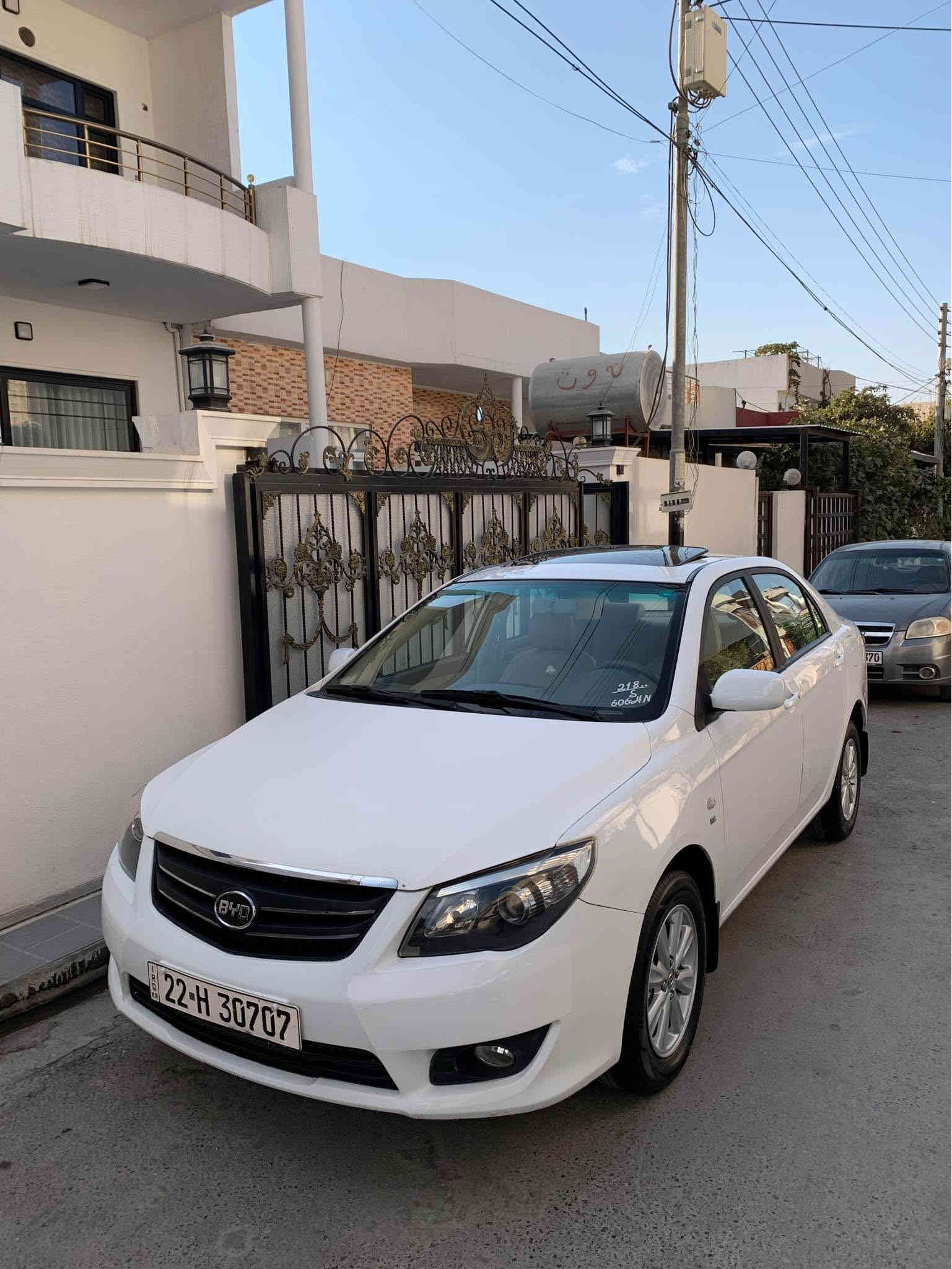 بیوایدی مۆدیل ٢٠١٤ سەیارەکە رەنگی سپی سەیارەکە بێ بۆیاغە تەنها کەمێک تەزرەی هەیە رەقەم و سەنەوی تاکو ٢٠٢٩ نوێیە بەناوی خۆمە فوول مواسەفاتە تەنها گێرعادیە سەیارەکە ١٣٩ کیلۆمەتر رۆیشتوە
رەقەم تەلەفۆن:***********
شوێن:سۆران
نرخ:٦٥ مرغصور
