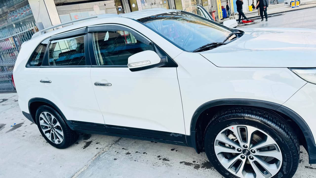 سورنتو موديل ٢٠١٥ 
خليجي ٧ راكب ٣ قطع تبريد مكينة ٢٤٠٠ فول ماعده التنته 
فوووول ماعده التنته 
مكفوله كفاله عامة فقط شك بلدعاميه الاماميه مبينه بصور السياره جاهزه من كل النواحي تشغل وتطلع لدهوك تايرات جدد لايتات زنون عالي ناصي السياره استخدام شخصي ماشيه ١٢٨ الف فقط كلش نضيفه 
السياره باسمنه ل٢٨  تحويل تحوويل ثاني يوم 
السعر ١٧٥ ورقه مجال كلش قليل 
رقم تلفون *********** البصرة, العراق
