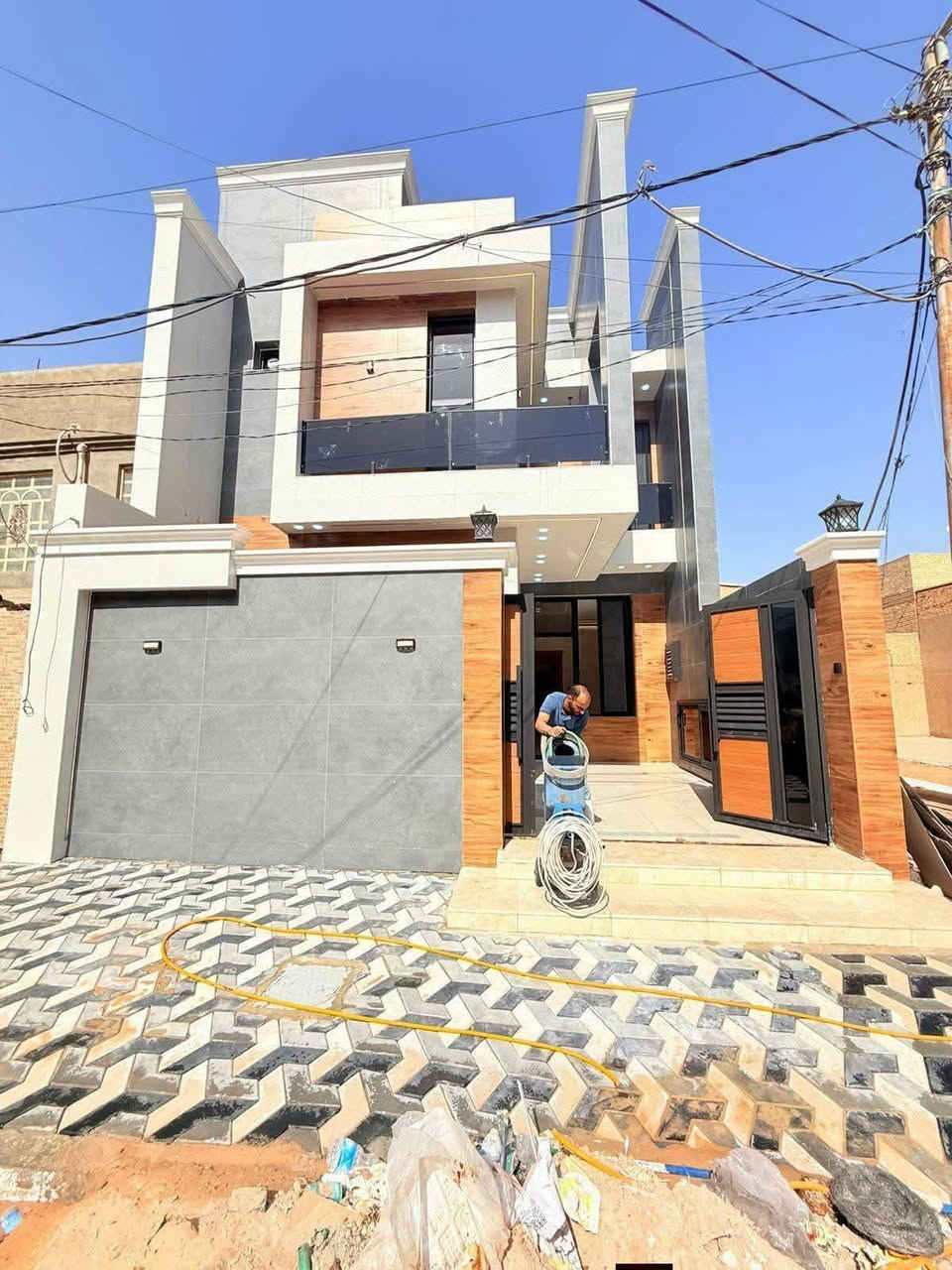 بيتك لازم يكون مميز ( بيت احلامك ) فـ لازم تنطي بيد شركة هندسية صح ✅ و ويانا لا تنتظر تجمع المبلغ كامل حتى تبني بيت أحلامك ⁉️ لان موفريلك البناء بالاقساط تكدر تدفع نص  من المبلغ والمتبقي على مدار 3 سنين🤩خلي أحلامك تصير حقيقة من اليوم!

و بشركتنا نهتم بأدق التفاصيل الهندسية حتى يطلع بيتك او مشروعك باجمل صوره ↗️
ونبلش وياك من مرحلة التخطيط والتصميم الى مرحلة التنفيذ ونسلمك بيت جاهز وبتكاليف مدروسة ✅ وتكون مطلع على كلشي.

تواصل معنا واحنه بخدمتك : - 
 
#تفاصيل_معمارية #فن_البناء #هرم_التميز بيوت مجمعات سكنيه 
متر درجه اولى 700  
درجه ثانيه متر 650 
درجه ثالثه متر 600
درجه رابعه متر 550 
درجه خامسه متر 500 
درجه ساته متر 450

مجمعات سكنيه اشتغل


**إذا كنت صاحب هذا الإعلان وتريد حذفه لأي سبب، رجاءا أرسل رسالة إلى الدعم الفني**