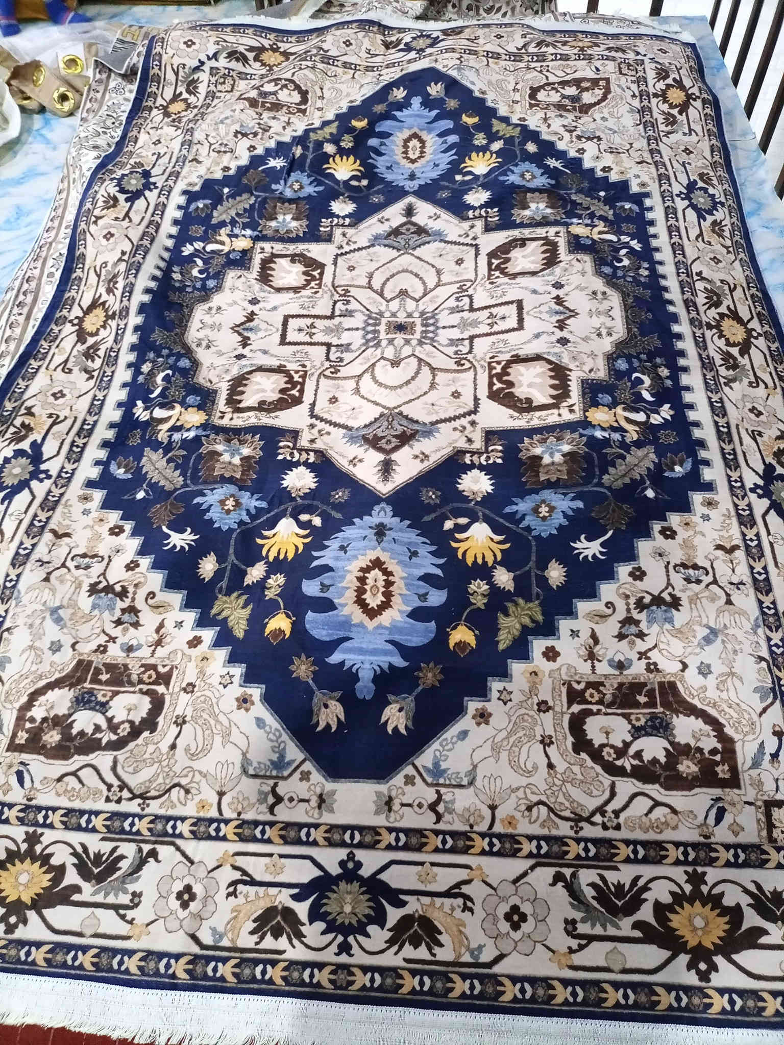 كلاودي درجه اولى ضهر كابوي رصاصي 
قياس 2ب3 ستندر
***********
