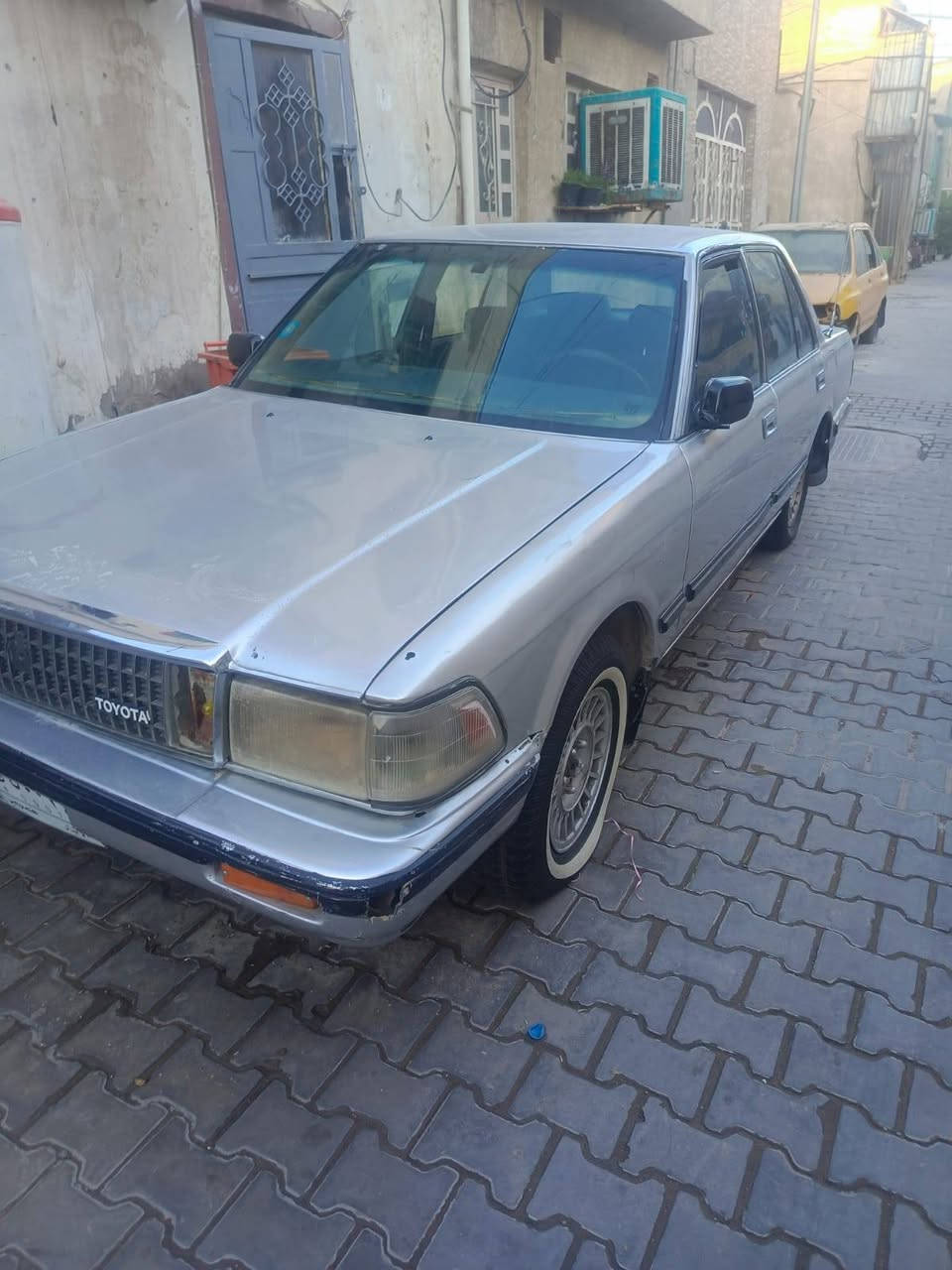 سلام عليكم 
سياره سيدان موديل 88 بدون راعي كفلك من سرقه وعشاير  سياره عضمتهه حلوه سعر 25 وبيه مجال *********** متوجد بس العصر 👍🏽
