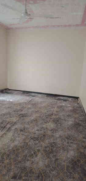 السلام عليكم بيت للبيع سند 25مدور مباشر مكان حلو طريق دغاره دوانيه مقابيل ازبيد مساه300م يبعد عن شارع عام 500م غرفتين صاله وبراني وصحيات وطارمه سعرها 45بي مجال بسيط بسيط اي ستفسار***********
