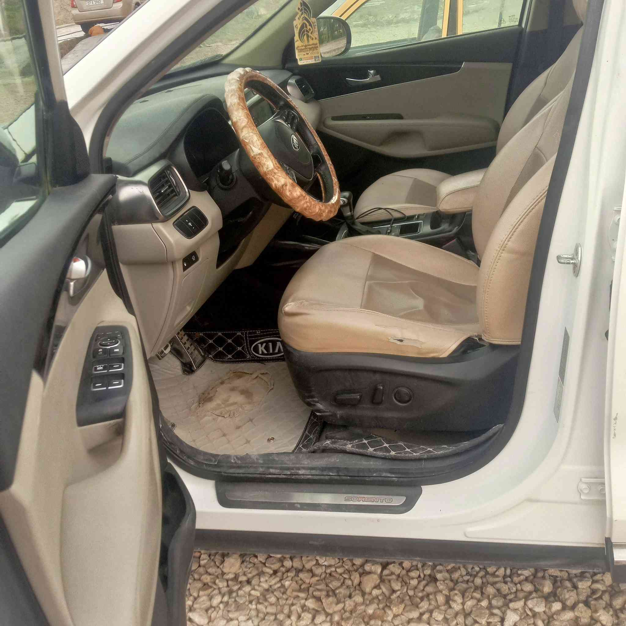 كيا سورنتو 2020
الموديل: 2020
الرقم: بصره انكليزي 
المحرك: 6 سلندر
ال
المكينة: على وضع الشركة
الكير: على وضع الشركة
المسافة: 160 الف
📞 الاتصال: ***********
🔴 السعر 💵 210وبيه مجال
#كيا #سورنتو #Kia #Sorento #سيارات_للبيع #بيع_وشراء #سيارات_العراق #IraqCars #IraqCarsKD
