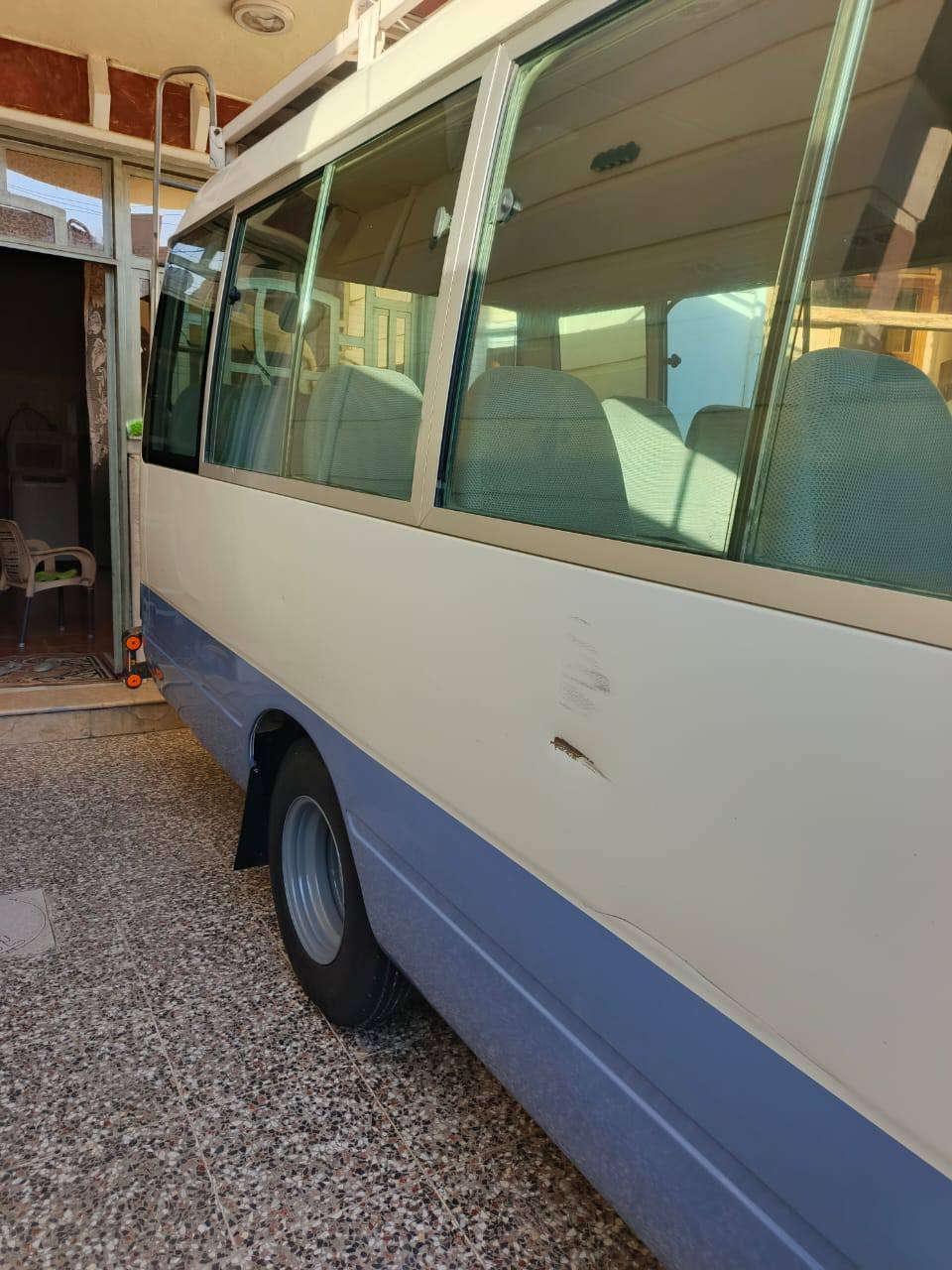 السلام عليكم كوستر ٢٠٠٨ للبيع كير مكينه مكفول اكسل ونه خفيفه مكفوله من صبغ بس ذيل الباتري بي صبغ السعر ٢٤٠ وبي مجال مكلف بالنشر رقم صاحب السياره ***********
