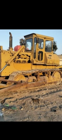 بلدوزر البيع موديل ٩٧ نظافه فول ٠٧٧٣٥٢٩٧٦٤٤