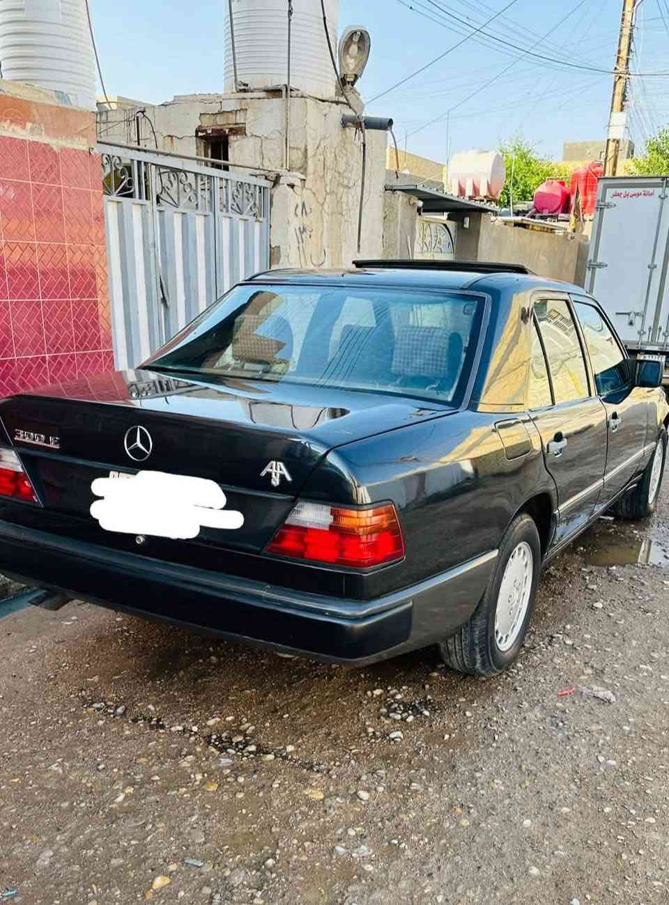 يا الله
السلام عليكم 
للبيع مرسيدس دب E300
محرك بلادي عنكبوت 
قواعد دبلات وبراكيتات سليمه وكفاله 
موديل 1988
رقم بغداد دولي باسمي 
صبغ عام جماليه بدون ضرر
مكان بغداد 
للاستفسار ***********
