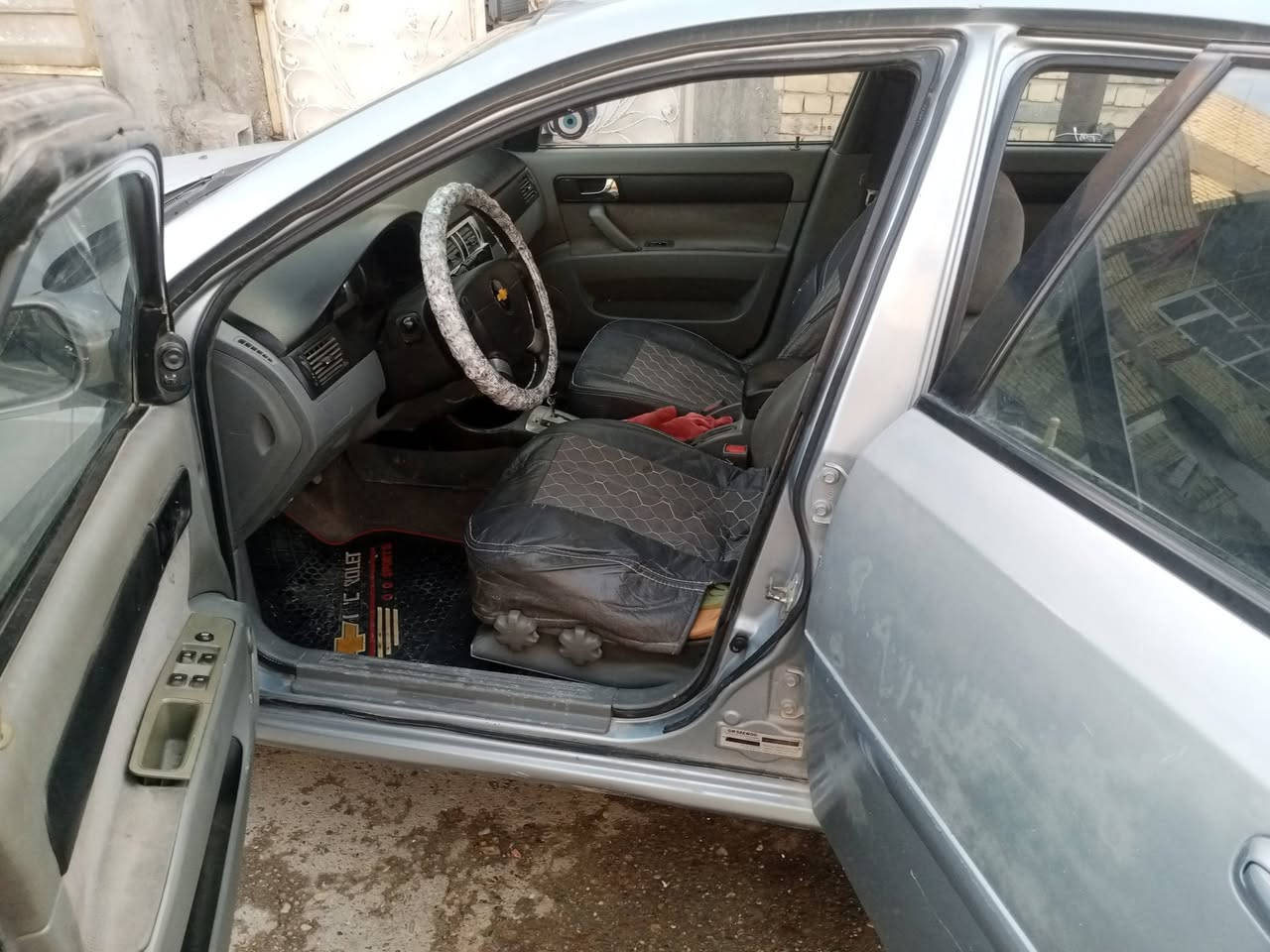 سلام عليكم للبيع 2009سياره حلوه وجاهزه كير مكينه تخم تاير كهربائيات تبريد تدفئه سياره مال جناي السعر 65 العنوان بغداد العبيدي ***********
