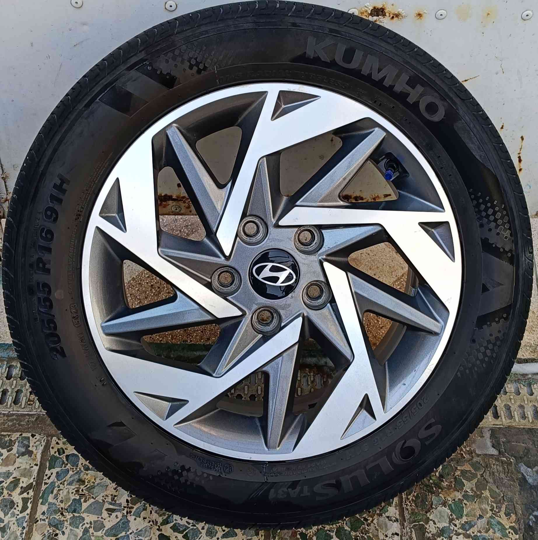 ويل كب حجم 16 النترا 2024 مع التايرات نضيفات بس واحد تعبان موضح بالصورة
السعر 325  موجود توصيل جميع المحافظات


**إذا كنت صاحب هذا الإعلان وتريد حذفه لأي سبب، رجاءا أرسل رسالة إلى الدعم الفني**