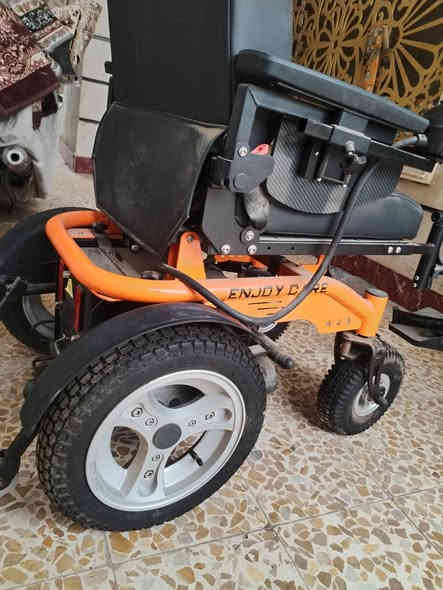 السلام عليكم .
عربانة كهربائية للبيع حديثة كلشي ماناقصهة وماماشية ابد جديدة بل جيس فقط الباتري هابط ويتبدل أو ينشحن سعرهة 500 الف وبيهة مجال انزلك من فلوس الباتري وحك الجيه للشراي فقط .
التواصل على هذا الرقم *********** واتساب 
أو على صفحة الفيسبوك
