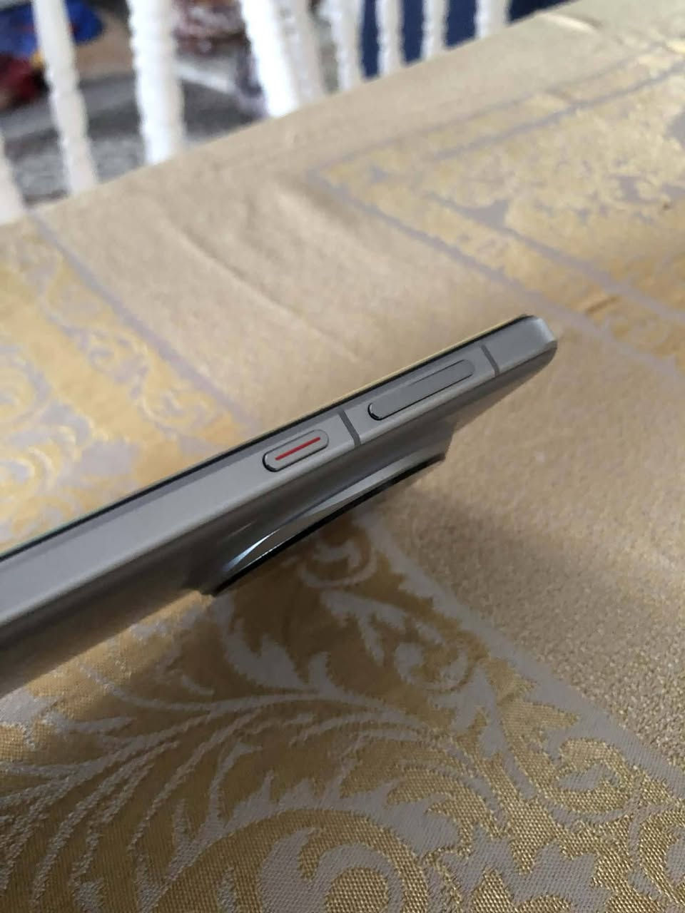 للبيع HONOR Magic7 Pro
"كفالة فحص، الجهاز خالي من الصيانة والفتح والخدوش"

✅ RAM 12GB
✅ Storage 512GB
✅ معالج Snapdragon 8 Elite الرائد
✅ شاشة OLED LTPO 120Hz بحجم 6.8 إنج
✅ كاميرات احترافية بتفاصيل وألوان خرافية
✅ بطارية قوية مع شحن سريع جداً
✅ مقاوم للماء والغبار
✅ بصمة سريعة وسماعات ستيريو ممتازة
✅ يدعم 5G

✨ حالة الجهاز ممتازة جداً ونظيف، استخدام شخصي ومحافظ عليه
كامل ملحقات حتى الابره ممطلعهه من الكارتونه والشاحنه بچيسها
السعر: (925)
للمهتم مراسلة الخاص
مكان سليمانيه اربيل كركوك خارجهن ماعندي توصيل


**إذا كنت صاحب هذا الإعلان وتريد حذفه لأي سبب، رجاءا أرسل رسالة إلى الدعم الفني**