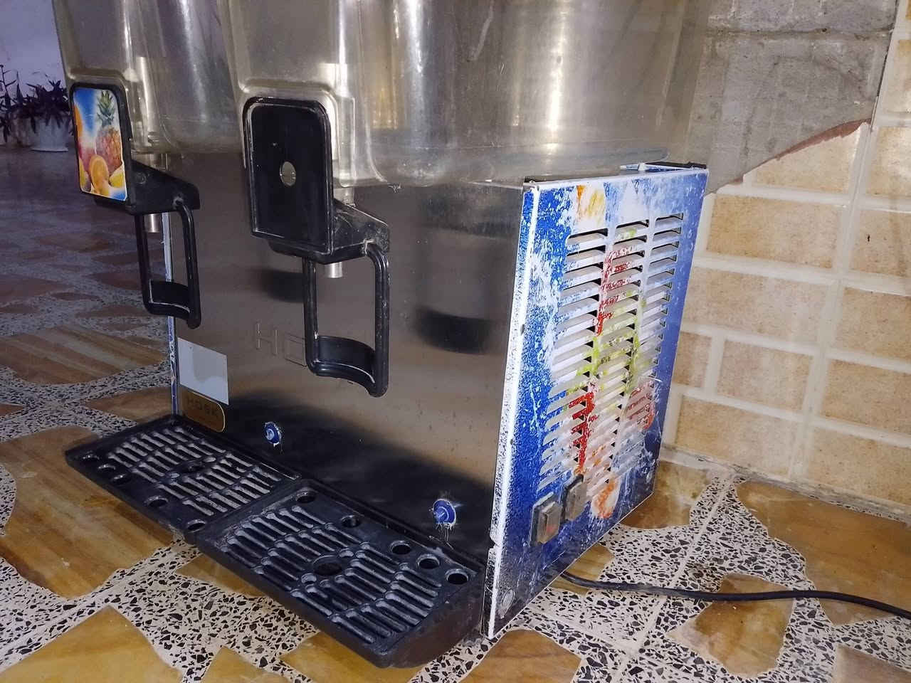 سلام عليكم للبيع مكائن موطا استخدام شهر وماكنه شربت حوضين شرط شغل وتجميد ونظافه  العنوان صلاح الدين ‏‪***********‬‏
