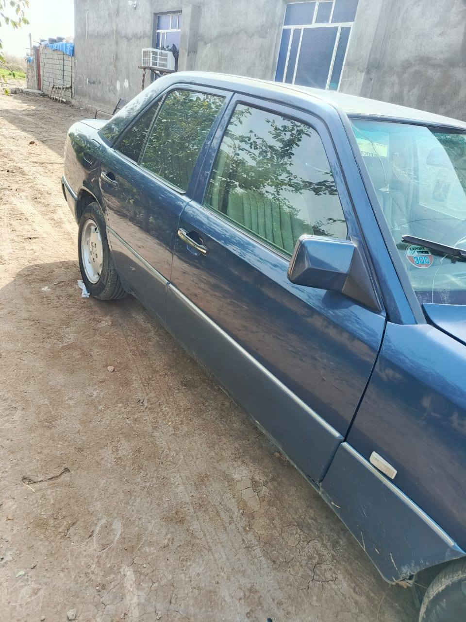 السلام عليكم مارسدس دب 300 سياره جاهزه حداديه تخم تاير كير مكينه شرط مكفوله من الضربه موديل 89 سنويه نافذه 2023 ثاني يوم تحويل مكاني ناصريه الغراف 
السعر 25 
***********
