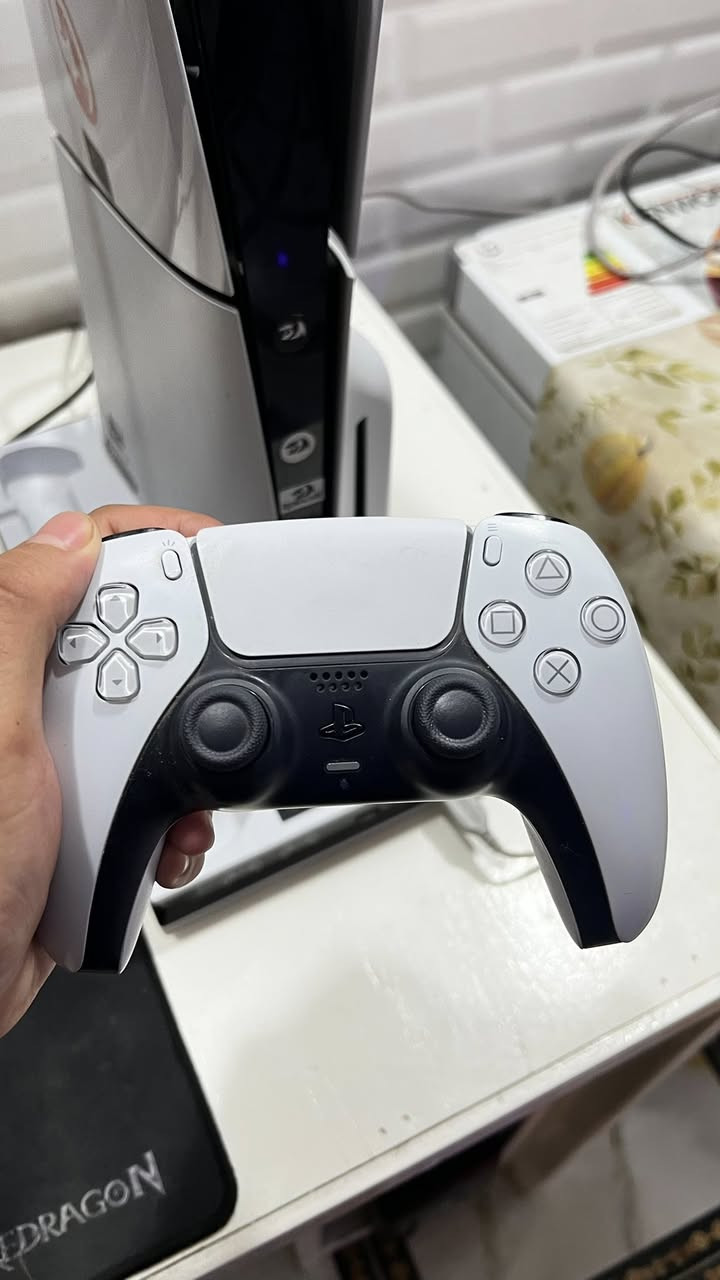السلام عليكم شباب ps5 سلم اوربي اخو
الجديد مثل متشوف مع قاعده وسماعات السعر 725 الف
بغداد سبع البور ***********

