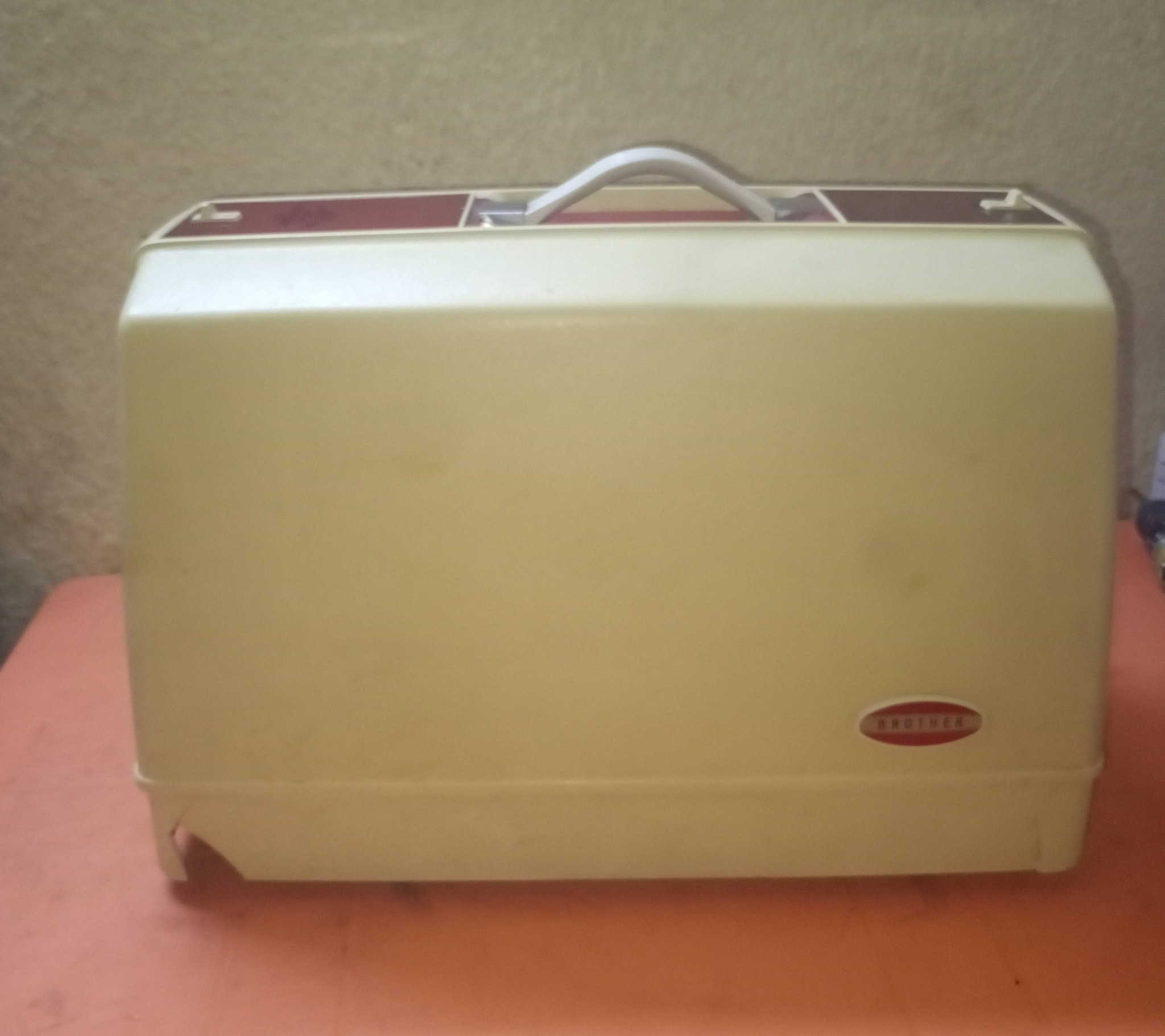 مكينة خياطه سوبر برذر خياطه اوفر كل انواع التطريز علفحص سعر 110 ألف/*********** بي  واتساب
