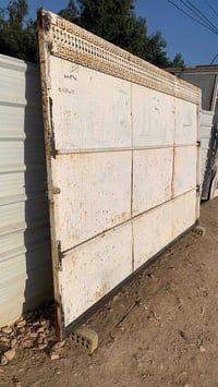 بيبان عدد ثنين طول لواحد ٣متر ولرتفاع متر و٩٠ بيبان نضيفات حيا قطرت خي...