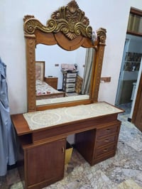 كنتور • ميز • جربايه • غرفة نوم • غرفة نوم خشب • اثاث منزلي