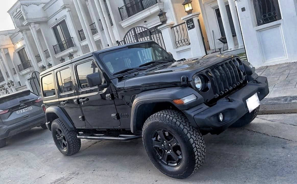 جیب رانکلر ٦ سلندر من ارغب نوع sport plus
ماشية ٣٥ الف مايل
موديل ٢٠٢٣ حادثه بس سرقة بدون ضربة 
صار بيها هنا ٥ أصابع صبغ ل دوسة
سيارة بدون دواخل بدون ارباك 
موفقة تظليل ٪؜٨٠ مرور معها و سيارة مرقمة اربيل بسمي
سيارة كلش نظيفة كل شيء بشرط 
لون اسود داخل مشمشي كشنات جلد
مسروف عليها بل امريكا كت ترفيع ٣،٥ انج و 
كت كامل مبدل دبل و لفات من نوع روف كانتري امريكية 
سعر ٣١٠ بيها شوية مجال

جيب رانگلەر ٢٠٢٣ رەنگی رەش قەتران ٦ پستن مەکینە مەرغوب
سەیارەکە حادیسەی نیە تەنها دزینی پارچەکانیە
موافقەی جام رەشی لەگەل دایە 
سەیارەکە ٣،٥ انج بەرز کریتەوە لە لایان شەریکی روف کانتری
نرخی ٣١٠ کەمێک مجال

موبايل: ***********
