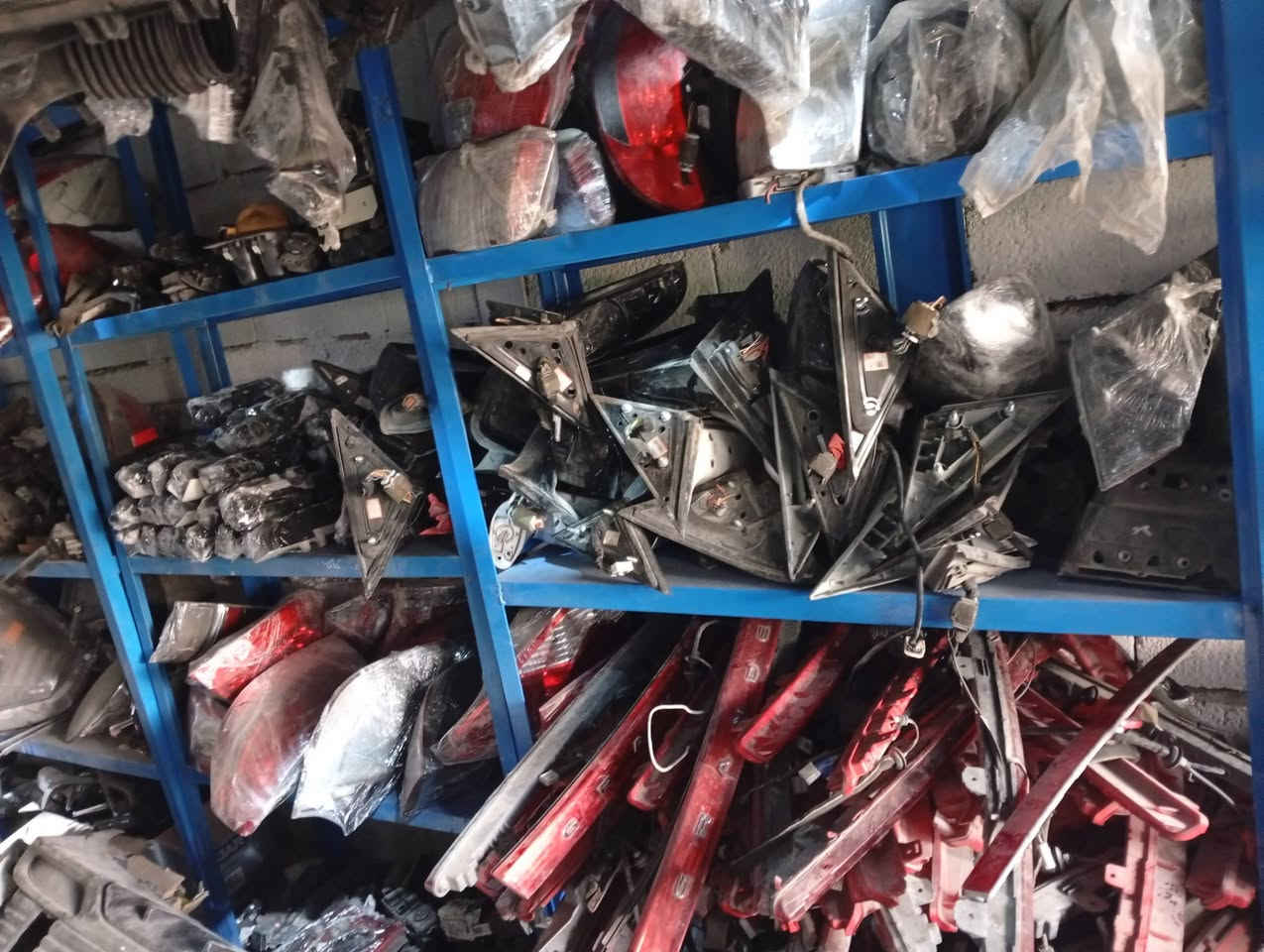 انسب الاسعار جمله ومفرد سنتر الكوري بغداد الدولعي شارع المعارض ***********
