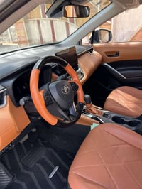 للبيع كورلا كروز 2025 ماشيه 7000 وضع الشركه جديده فول مواصفات سعر 2750...