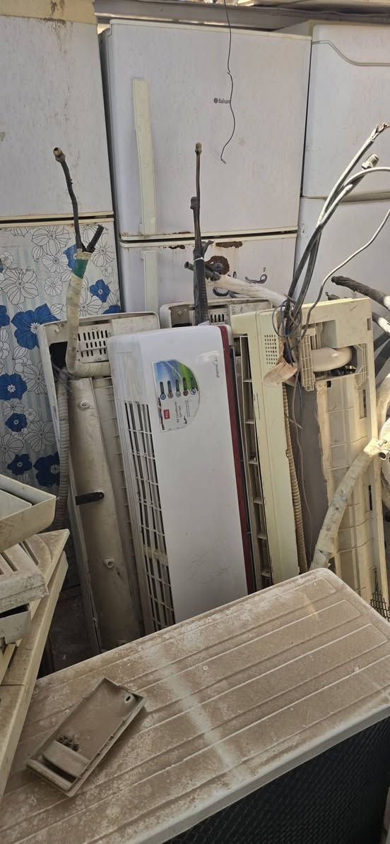 قطع حارة وقطع باردة طنين وطن ونص وموجود ٣ طن  شرط شغل وتبريد وضمان موجود 
عنوان
شطرة الحولي فرع محطة الكهرباء الجديدة مقابيل حسينية حامي الشمال((نبي الرحمة)) داخل الساحة***********
